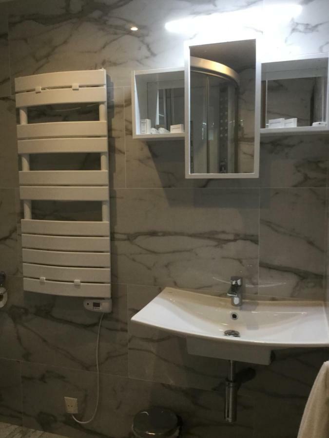 Au Manoir Des Vallees Maffe Екстер'єр фото
