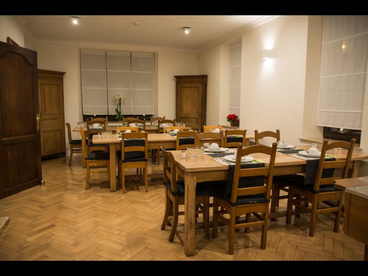 Au Manoir Des Vallees Maffe Екстер'єр фото