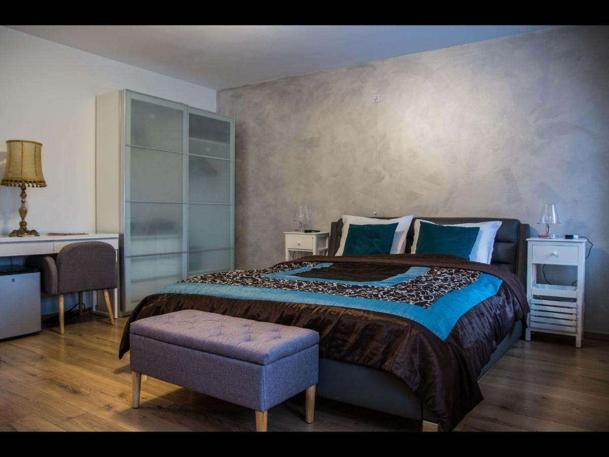 Au Manoir Des Vallees Maffe Екстер'єр фото